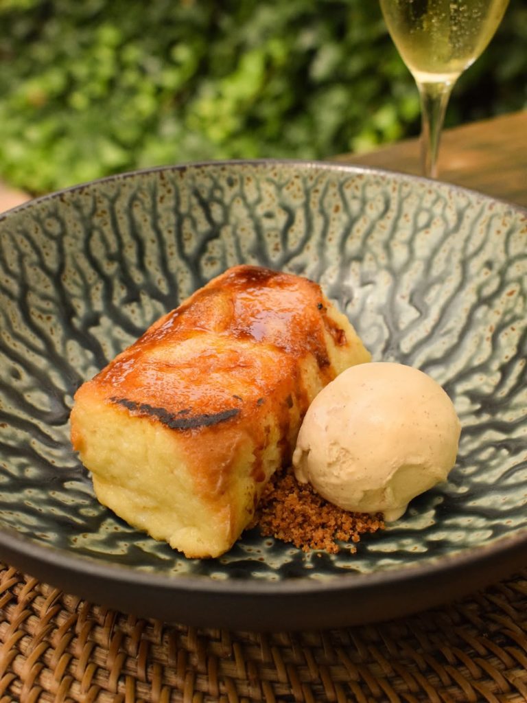 Gaudeix de la cuina d’autor a la nostra encisadora terrassa