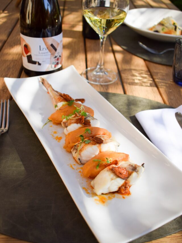 🐟Rap amb puré de patata en suquet, all i pebre vermell — Del nostre nou Menú per Compartir
.
Aquesta Setmana Santa descobreix la nostra nova proposta de Menú per Compartir, amb una selecció de plats excel·lents elaborats amb productes de proximitat
.
📲Reserva taula per telèfon o per WhatsApp al 683 576 164
.
•••
.
🐟Rape con puré de patata en suquet, ajo y pimentón — De nuestro nuevo Menú para Compartir
.
Esta Semana Santa descubre nuestra nueva propuesta de Menú para Compartir, con una selección de platos excelentes elaborados con productos de proximidad
.
📲Reserva mesa por teléfono o por whatsapp al 683 576 164
.
.
.
.
.
.
#emporda #restaurantsdegirona #altemporda #empordalovers