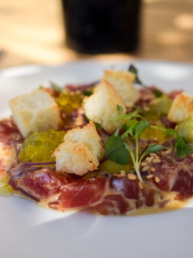 🌱Tàrtar de tonyina vermella amb maionesa d’ají groc i alvocat — Del nostre nou Menú per Compartir
.
Descobreix la nostra nova proposta de Menú per Compartir, amb una selecció de plats excel·lents elaborats amb productes de proximitat
.
📲Reserva taula per telèfon o per WhatsApp al 683 576 164
.
•••
.
🌱Tartar de atún rojo con mayonesa de ají amarillo y aguacate — De nuestro nuevo Menú para Compartir
.
Descubre nuestra nueva propuesta de Menú para Compartir, con una selección de platos excelentes elaborados con productos de proximidad
.
📲Reserva mesa por teléfono o por whatsapp al 683 576 164
.
.
.
.
.
.
#emporda #restaurantsdegirona #altemporda #empordalovers