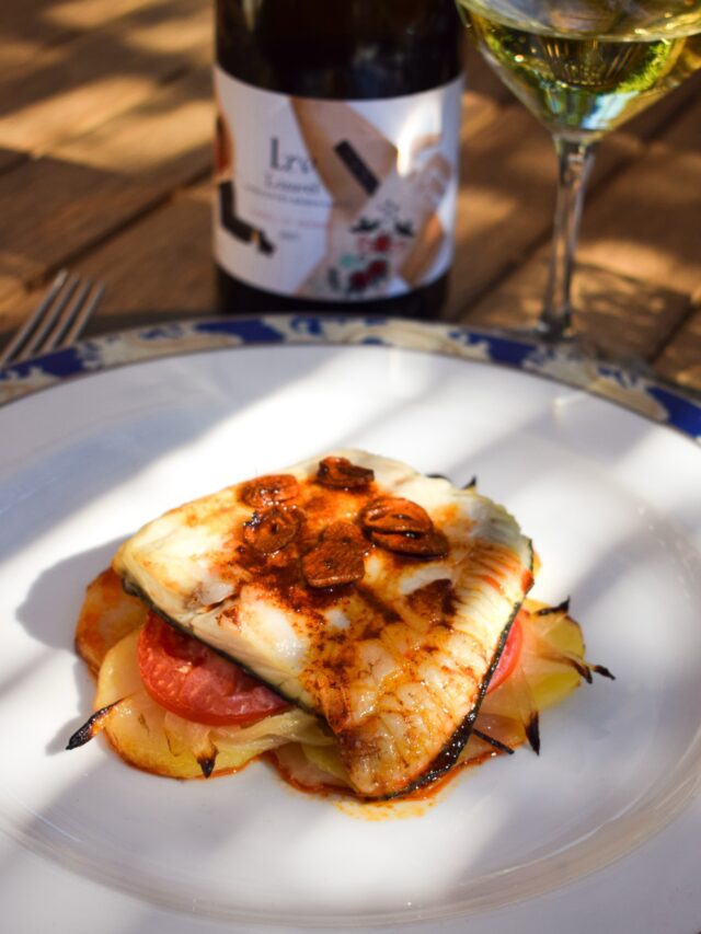 🌱Turbot al forn amb patata, tomàquet i ceba — Del nostre nou Menú per Compartir
.
Descobreix la nostra nova proposta de Menú per Compartir, amb una selecció de plats excel·lents elaborats amb productes de proximitat
.
📲Reserva taula per telèfon o per WhatsApp al 683 576 164
.
•••
.
🌱Rodaballo al horno con patata, tomate y cebolla — De nuestro nuevo Menú para Compartir
.
Descubre nuestra nueva propuesta de Menú para Compartir, con una selección de platos excelentes elaborados con productos de proximidad
.
📲Reserva mesa por teléfono o por whatsapp al 683 576 164
.
.
.
.
.
.
#emporda #restaurantsdegirona #altemporda #empordalovers